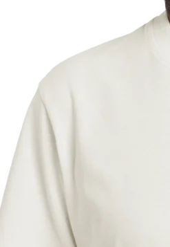 ESSENTIAL T W