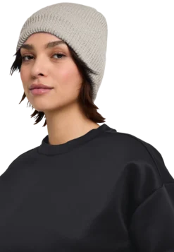 FUZZY BEANIE