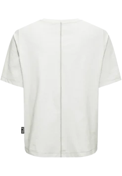 TRAVEL T W