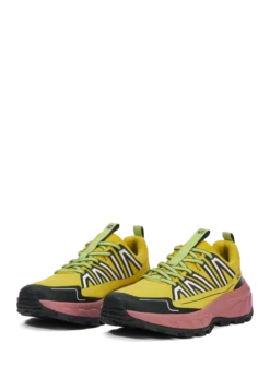 WILD HIKE LOW W